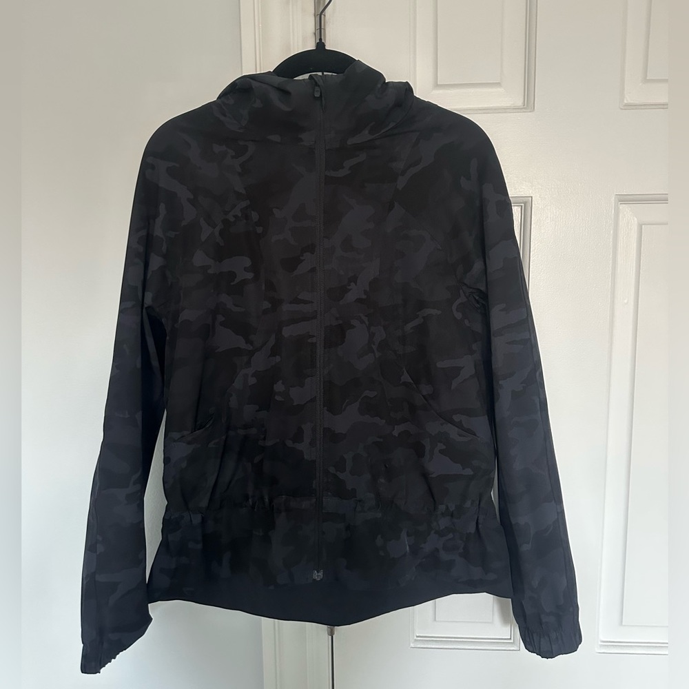 Lululemon Athletic Jacket Size 4 (Camo Print)